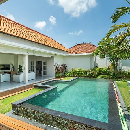 Modern 3 Bedrooms Villa Beach Walking Distance Seminyak Eksteriør billede